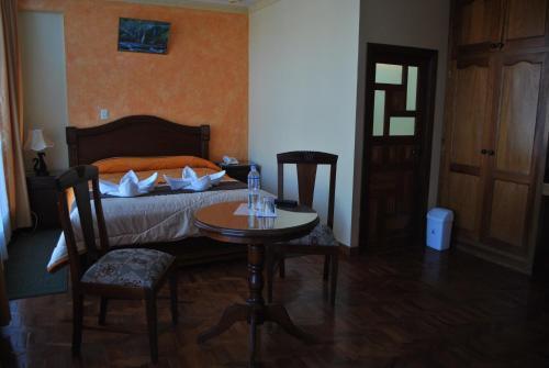Hotel Perla Del Lago
