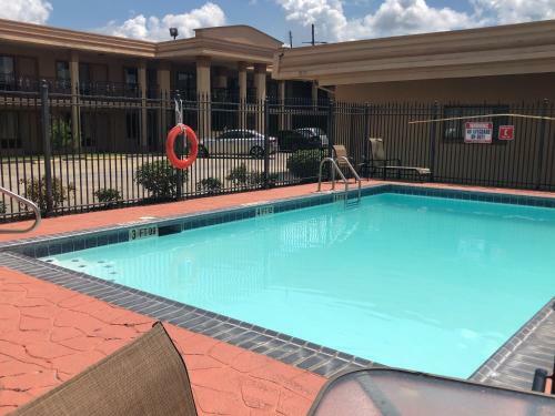 Hotel Days Inn By Wyndham Lake Charles