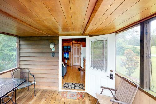 Rocky Creek Cabin B