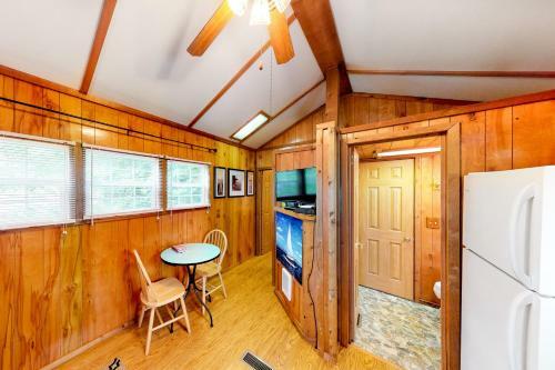 Rocky Creek Cabin B