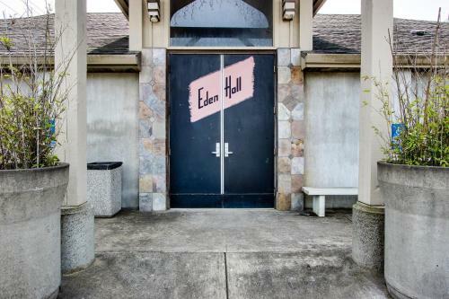 The Best Little Beach House On The Oregon Coast!