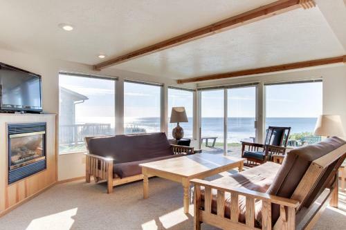 The Best Little Beach House On The Oregon Coast!