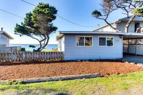 The Best Little Beach House On The Oregon Coast!