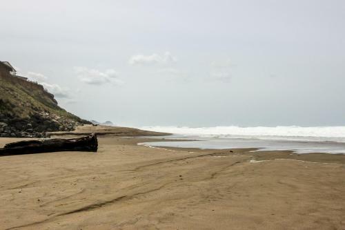 The Best Little Beach House On The Oregon Coast!