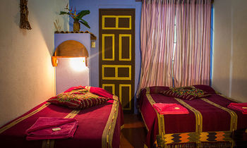Hostal Hotel La Casa Rosa