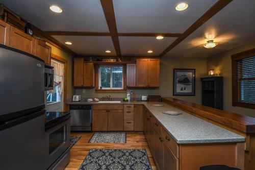 Hideaway Two-bedroom Cottage