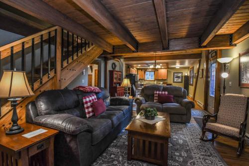 Hideaway Two-bedroom Cottage