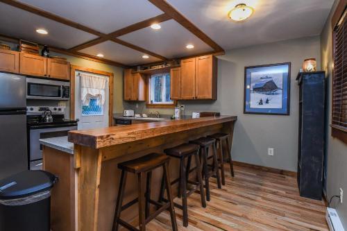 Hideaway Two-bedroom Cottage
