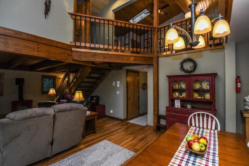 Hideaway Two-bedroom Cottage