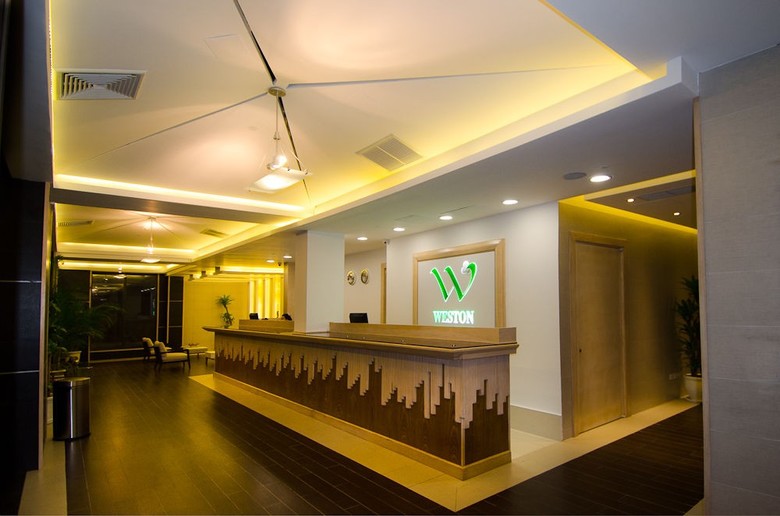 Weston Suites Hotel