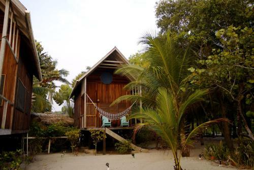 Lodge Green Parrot Beach Houses And Resort