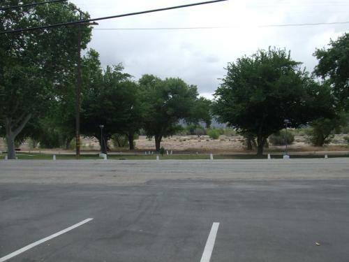 Mount-n-lake Motel