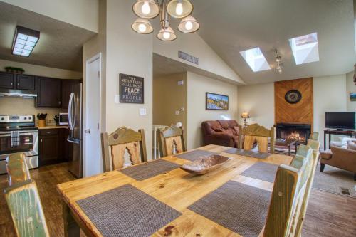 Brown Bear Den