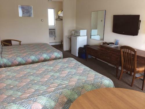 Crystal Sands Motel