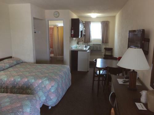 Crystal Sands Motel