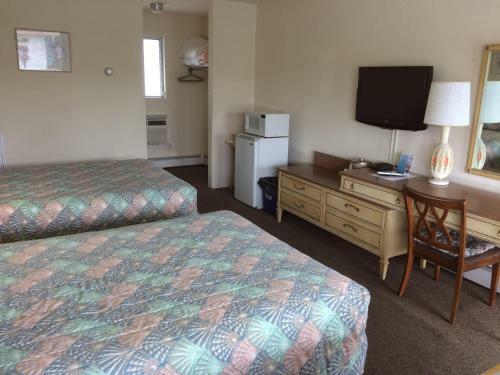 Crystal Sands Motel