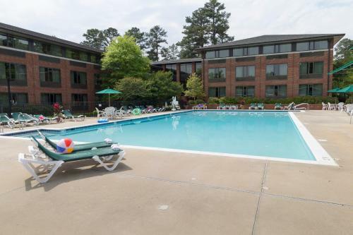 Williamsburg Woodlands Hotel - A Colonial Williamsburg Hotel