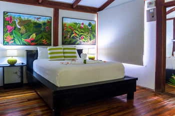 Hostal Hotel Quelitales