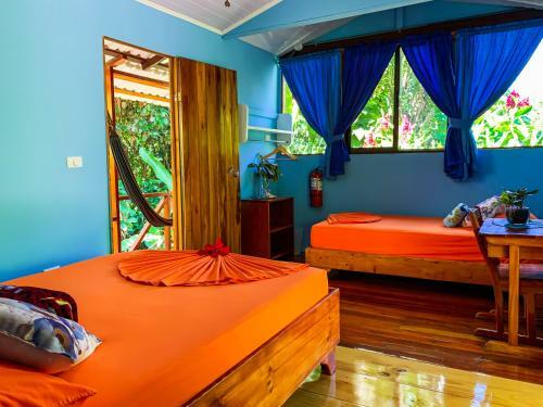 Las Caletas Lodge