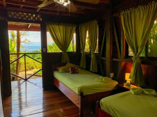 Las Caletas Lodge