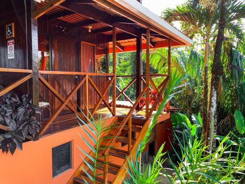 Las Caletas Lodge