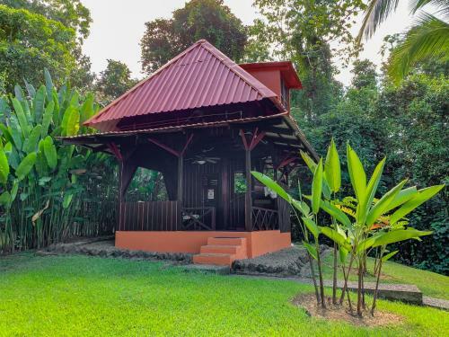 Las Caletas Lodge