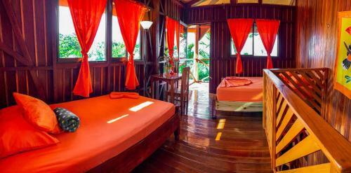 Las Caletas Lodge
