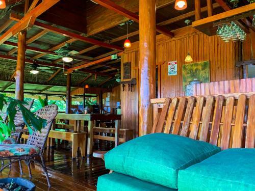 Las Caletas Lodge