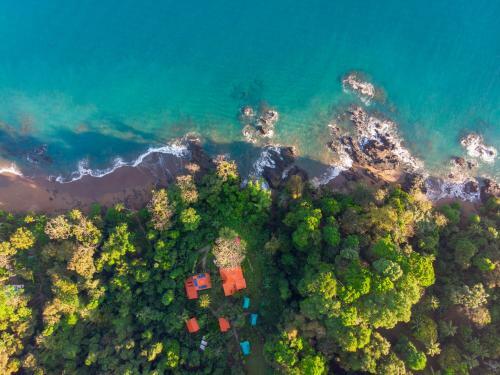Las Caletas Lodge