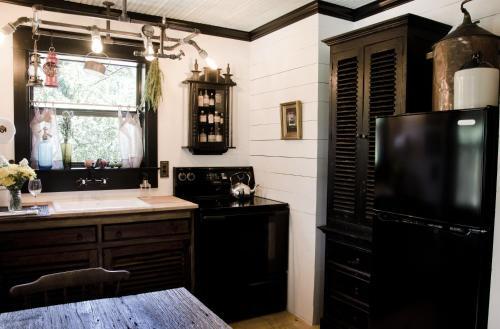 The Moonshiner Cabin