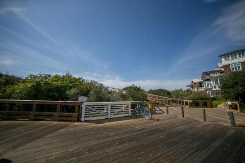 99 Compass Point Way South #407