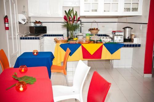 Guacamaya Inn B&B