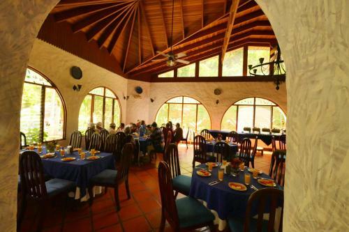 Hotel Rio Perlas