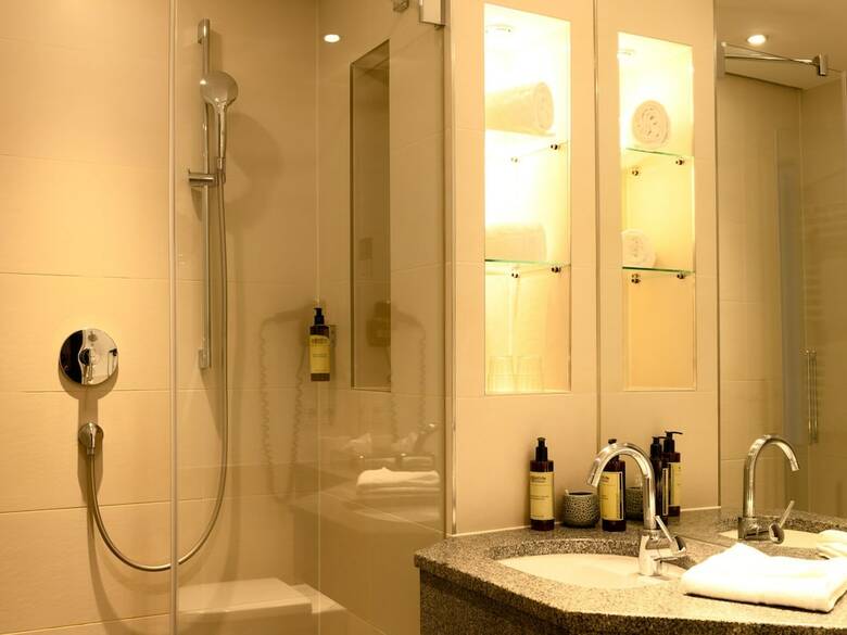 Hotel NH Carlton