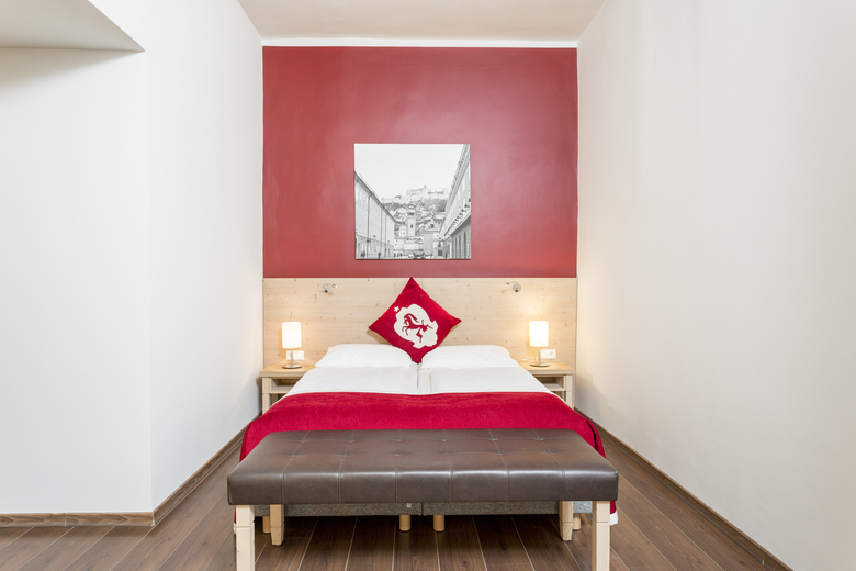 Hotel NH Carlton