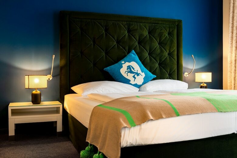 Hotel NH Carlton
