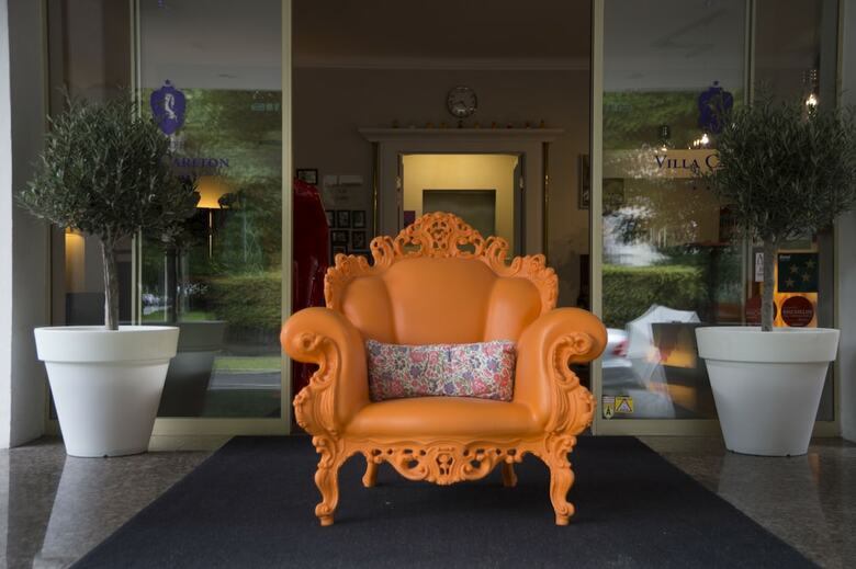 Hotel NH Carlton