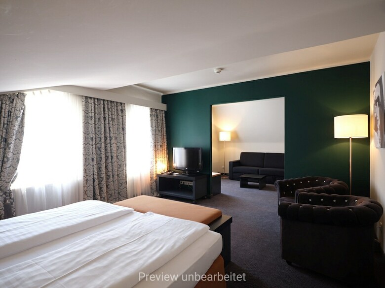 Hotel NH Carlton