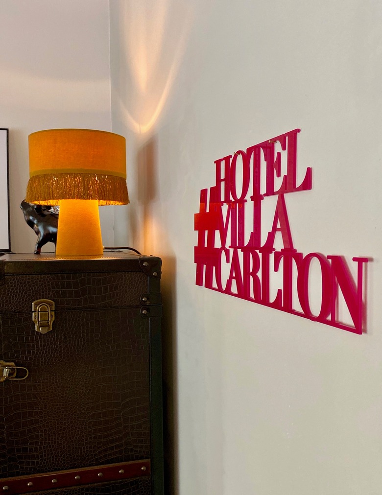Hotel NH Carlton
