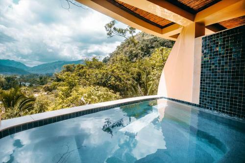 Sleeping Giant Rainforest Lodge