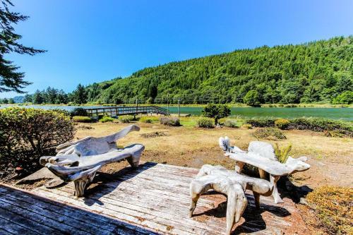 Alsea River Getaway
