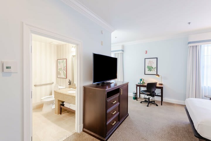 Hotel Founders Inn And Spa