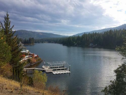 River Cove Elegant Waterfront Bed & Breakfast
