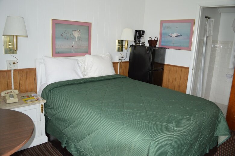 Great Lakes Motel