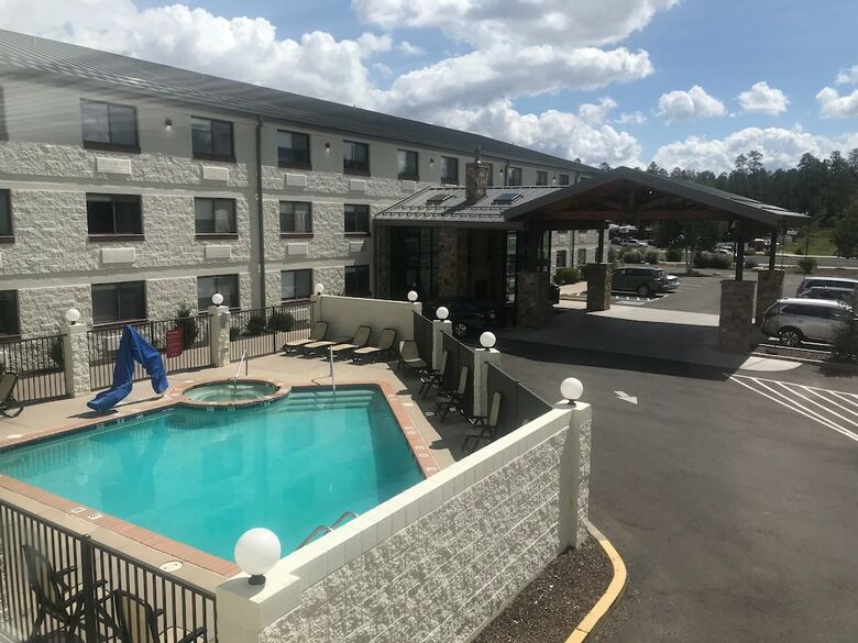 Hotel Red Feather Lodge