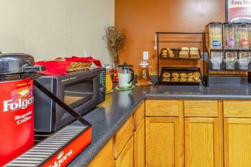 Hotel Econo Lodge Inn & Suites Newton