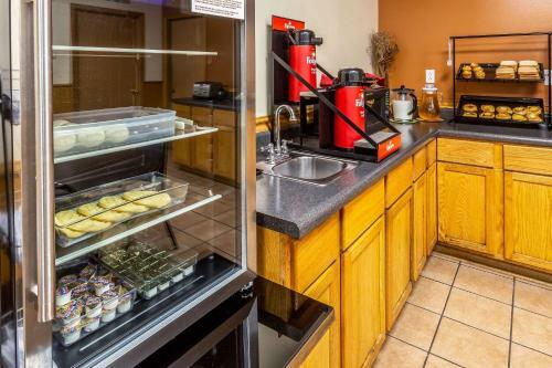 Hotel Econo Lodge Inn & Suites Newton