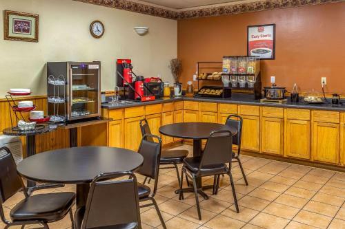 Hotel Econo Lodge Inn & Suites Newton