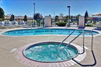 Hotel Holiday Inn Express Tehachapi