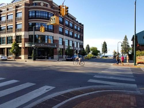 Apartamento Park 401: New Luxury Condo Right Downtown Tc